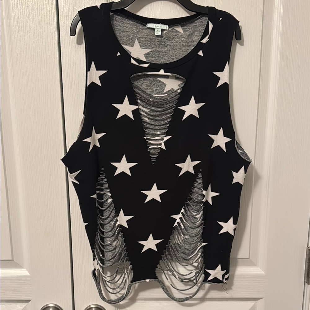 Soprano Women’s Medium Star-Print Distressed Muscle Tank Top - Black